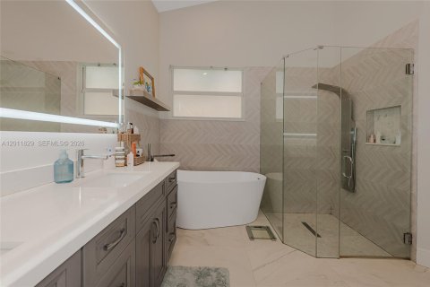 Casa en alquiler en Pembroke Pines, Florida, 4 dormitorios, 261.06 m2 № 2074983 - foto 11