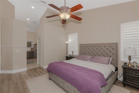 Casa en alquiler en Pembroke Pines, Florida, 4 dormitorios, 261.06 m2 № 2074983 - foto 9