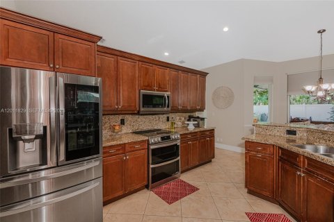 Casa en alquiler en Pembroke Pines, Florida, 4 dormitorios, 261.06 m2 № 2074983 - foto 14