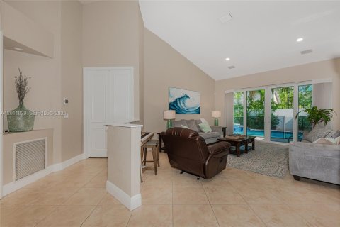 Casa en alquiler en Pembroke Pines, Florida, 4 dormitorios, 261.06 m2 № 2074983 - foto 2