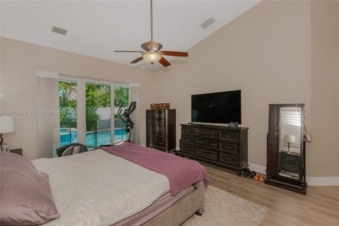 Casa en alquiler en Pembroke Pines, Florida, 4 dormitorios, 261.06 m2 № 2074983 - foto 7