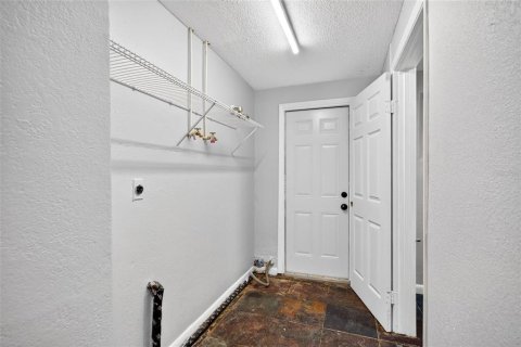 Villa ou maison à louer à Port Richey, Floride: 3 chambres, 167.78 m2 № 2425601 - photo 23