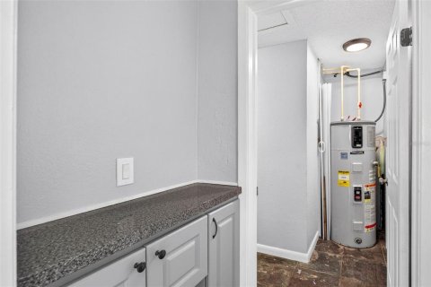 Villa ou maison à louer à Port Richey, Floride: 3 chambres, 167.78 m2 № 2425601 - photo 24