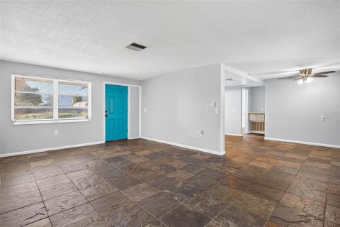 Villa ou maison à louer à Port Richey, Floride: 3 chambres, 167.78 m2 № 2425601 - photo 7