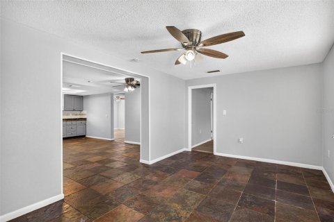 Villa ou maison à louer à Port Richey, Floride: 3 chambres, 167.78 m2 № 2425601 - photo 15