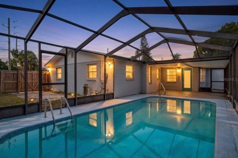 Villa ou maison à louer à Port Richey, Floride: 3 chambres, 167.78 m2 № 2425601 - photo 3