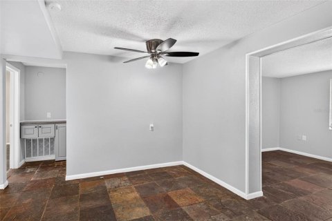 Villa ou maison à louer à Port Richey, Floride: 3 chambres, 167.78 m2 № 2425601 - photo 9
