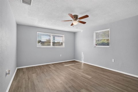 Villa ou maison à louer à Port Richey, Floride: 3 chambres, 167.78 m2 № 2425601 - photo 25