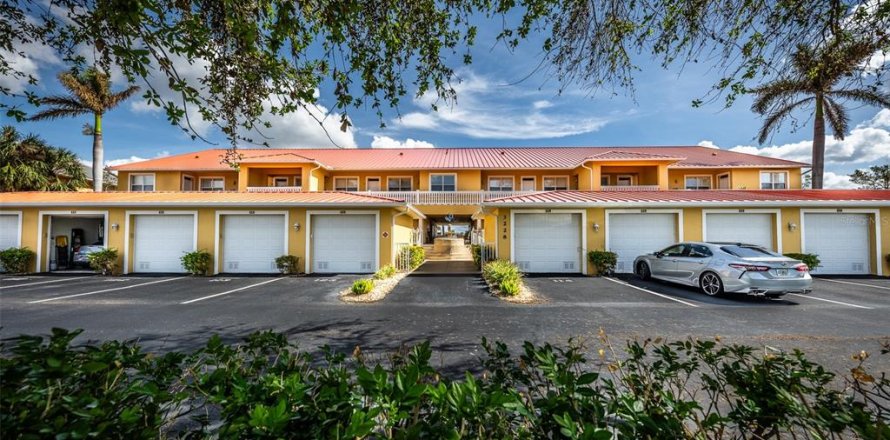 Condo à Punta Gorda, Floride, 3 chambres № 1437308