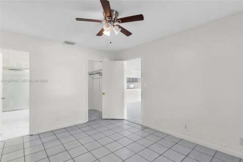 Adosado en venta en Miami, Florida, 3 dormitorios, 98.38 m2 № 2059601 - foto 19