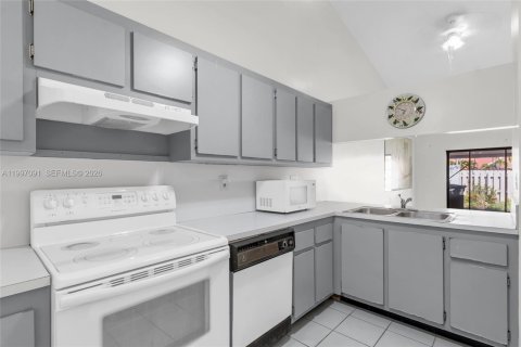 Adosado en venta en Miami, Florida, 3 dormitorios, 98.38 m2 № 2059601 - foto 10