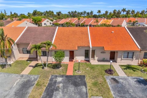 Adosado en venta en Miami, Florida, 3 dormitorios, 98.38 m2 № 2059601 - foto 5