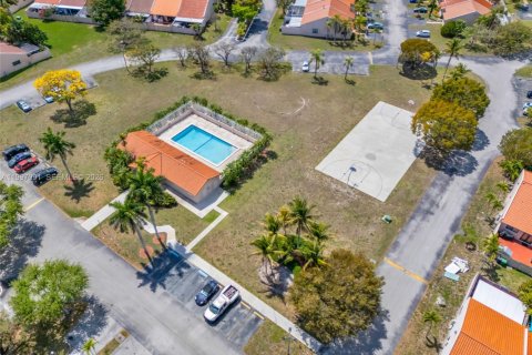 Adosado en venta en Miami, Florida, 3 dormitorios, 98.38 m2 № 2059601 - foto 29
