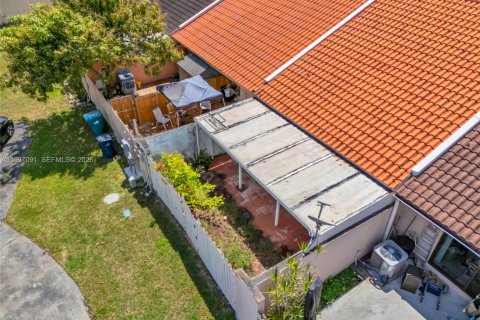 Adosado en venta en Miami, Florida, 3 dormitorios, 98.38 m2 № 2059601 - foto 25