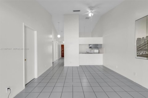 Adosado en venta en Miami, Florida, 3 dormitorios, 98.38 m2 № 2059601 - foto 7