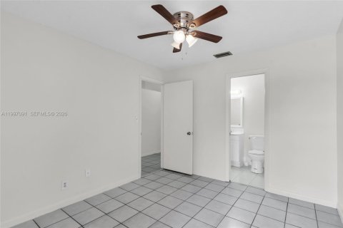 Adosado en venta en Miami, Florida, 3 dormitorios, 98.38 m2 № 2059601 - foto 14