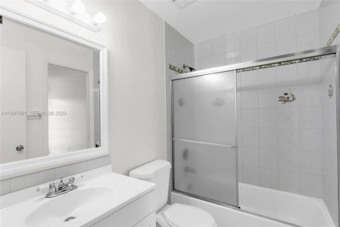 Adosado en venta en Miami, Florida, 3 dormitorios, 98.38 m2 № 2059601 - foto 15