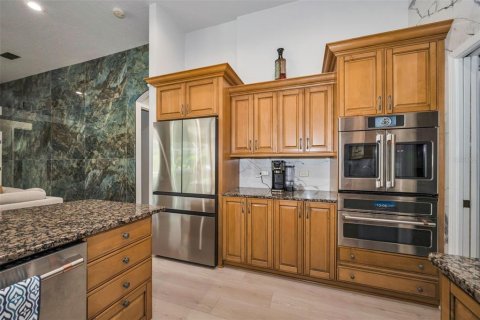 House in Trinity, Florida 4 bedrooms, 261.24 sq.m. № 2297059 - photo 24