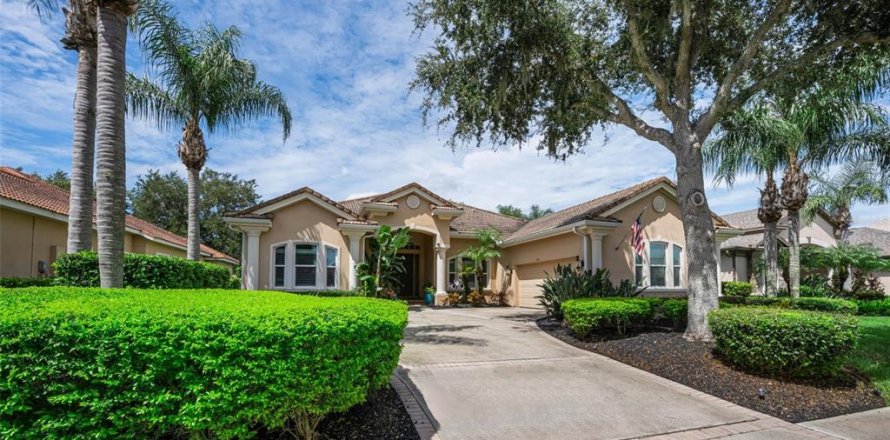 House in Trinity, Florida 4 bedrooms, 261.24 sq.m. № 2297059
