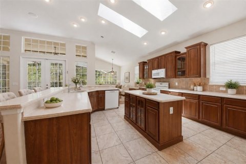 House in Orlando, Florida 5 bedrooms, 345.78 sq.m. № 2157977 - photo 16