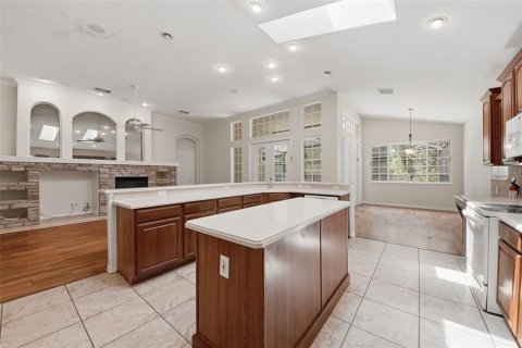 House in Orlando, Florida 5 bedrooms, 345.78 sq.m. № 2157977 - photo 17