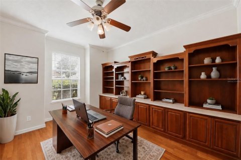 House in Orlando, Florida 5 bedrooms, 345.78 sq.m. № 2157977 - photo 14