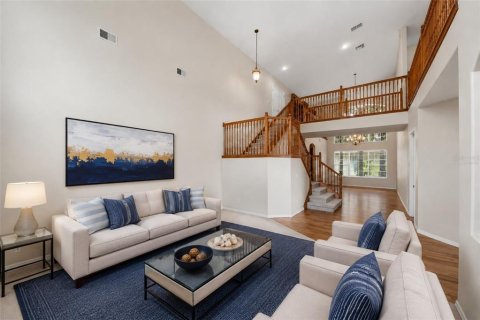 House in Orlando, Florida 5 bedrooms, 345.78 sq.m. № 2157977 - photo 8