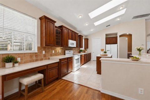 House in Orlando, Florida 5 bedrooms, 345.78 sq.m. № 2157977 - photo 20