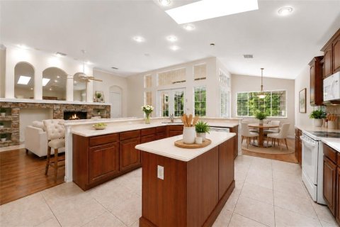 House in Orlando, Florida 5 bedrooms, 345.78 sq.m. № 2157977 - photo 18
