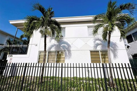 Снять в аренду кондоминиум в Майами-Бич, Флорида 35.95м2, № 1972164 - фото 2