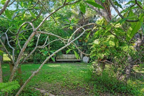 House in New Smyrna Beach, Florida 3 bedrooms, 193.98 sq.m. № 1856694 - photo 21