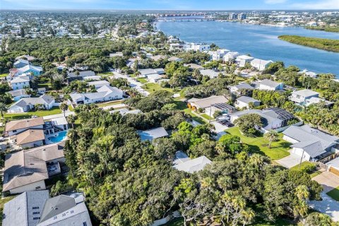House in New Smyrna Beach, Florida 3 bedrooms, 193.98 sq.m. № 1856694 - photo 5