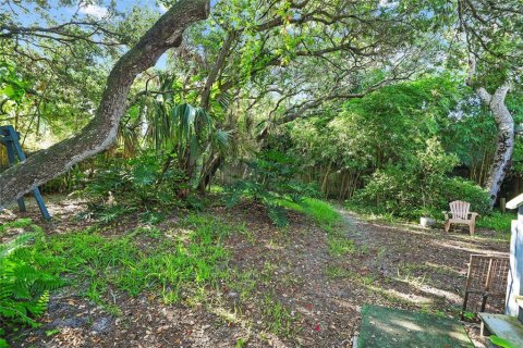 House in New Smyrna Beach, Florida 3 bedrooms, 193.98 sq.m. № 1856694 - photo 17