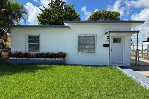 House in Hialeah, Florida 2 bedrooms, 66.89 sq.m. № 1889967 - photo 1