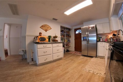 Casa en venta en Spring Hill, Florida, 2 dormitorios, 91.6 m2 № 2156453 - foto 9