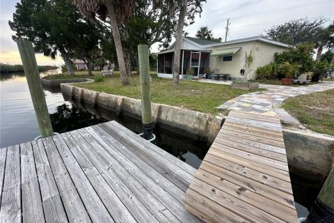 Casa en Spring Hill, Florida 2 dormitorios, 91.6 m2 № 2156453