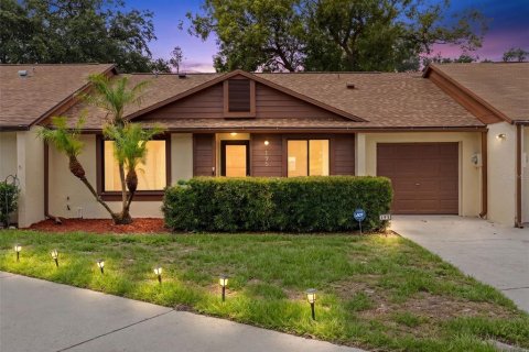 Touwnhouse à vendre à Casselberry, Floride: 2 chambres, 104.42 m2 № 2092331 - photo 2