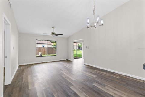 Touwnhouse à vendre à Casselberry, Floride: 2 chambres, 104.42 m2 № 2092331 - photo 21