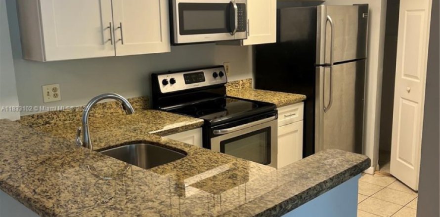 Condo in Plantation, Florida, 2 bedrooms № 1814331