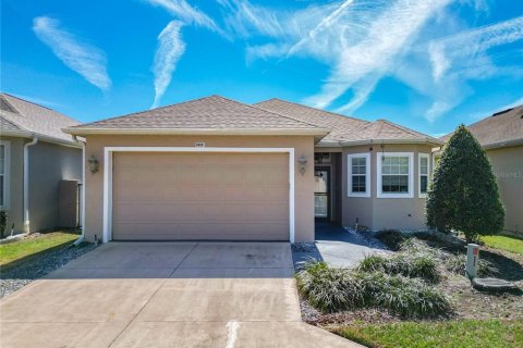 House in Ocala, Florida 2 bedrooms, 113.81 sq.m. № 1549517 - photo 1