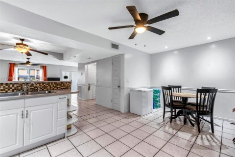Adosado en venta en Tamarac, Florida, 3 dormitorios, 156.08 m2 № 2024734 - foto 12