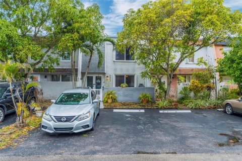 Adosado en venta en Tamarac, Florida, 3 dormitorios, 156.08 m2 № 2024734 - foto 2