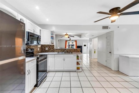 Adosado en venta en Tamarac, Florida, 3 dormitorios, 156.08 m2 № 2024734 - foto 11