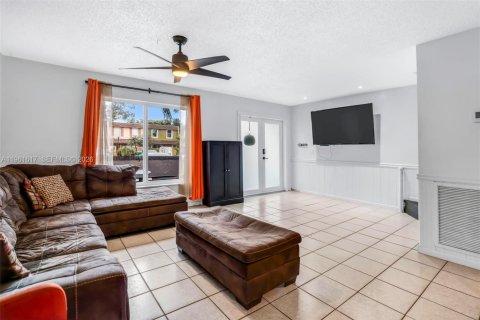 Adosado en venta en Tamarac, Florida, 3 dormitorios, 156.08 m2 № 2024734 - foto 4