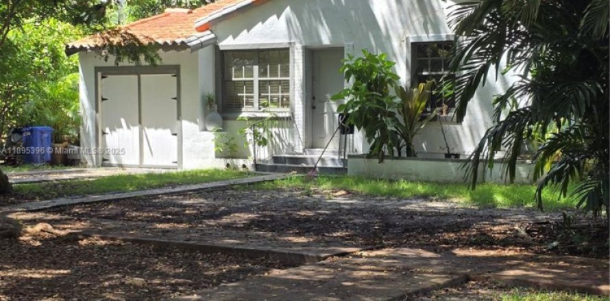 Villa ou maison à Coral Gables, Floride 2 chambres, 103.4 m2 № 1947632