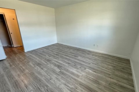 Condominio en venta en Miami, Florida, 2 dormitorios, 103.68 m2 № 1980580 - foto 20