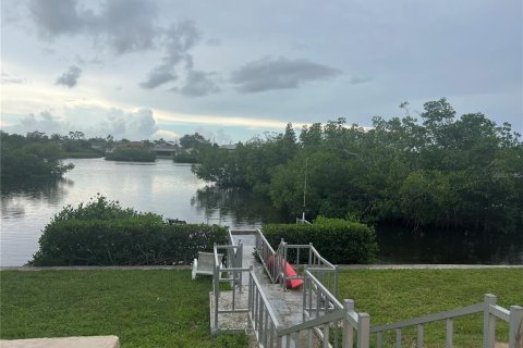 Appartement à louer à Englewood, Floride: 2 chambres, 156.08 m2 № 1899136 - photo 3
