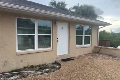 Appartement à louer à Englewood, Floride: 2 chambres, 156.08 m2 № 1899136 - photo 1