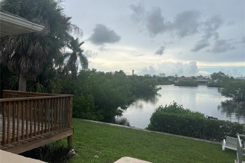 Appartement à louer à Englewood, Floride: 2 chambres, 156.08 m2 № 1899136 - photo 5