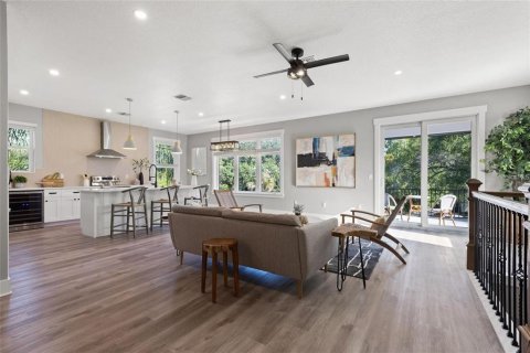 Villa ou maison à louer à Tampa, Floride: 4 chambres, 222.5 m2 № 1915025 - photo 2